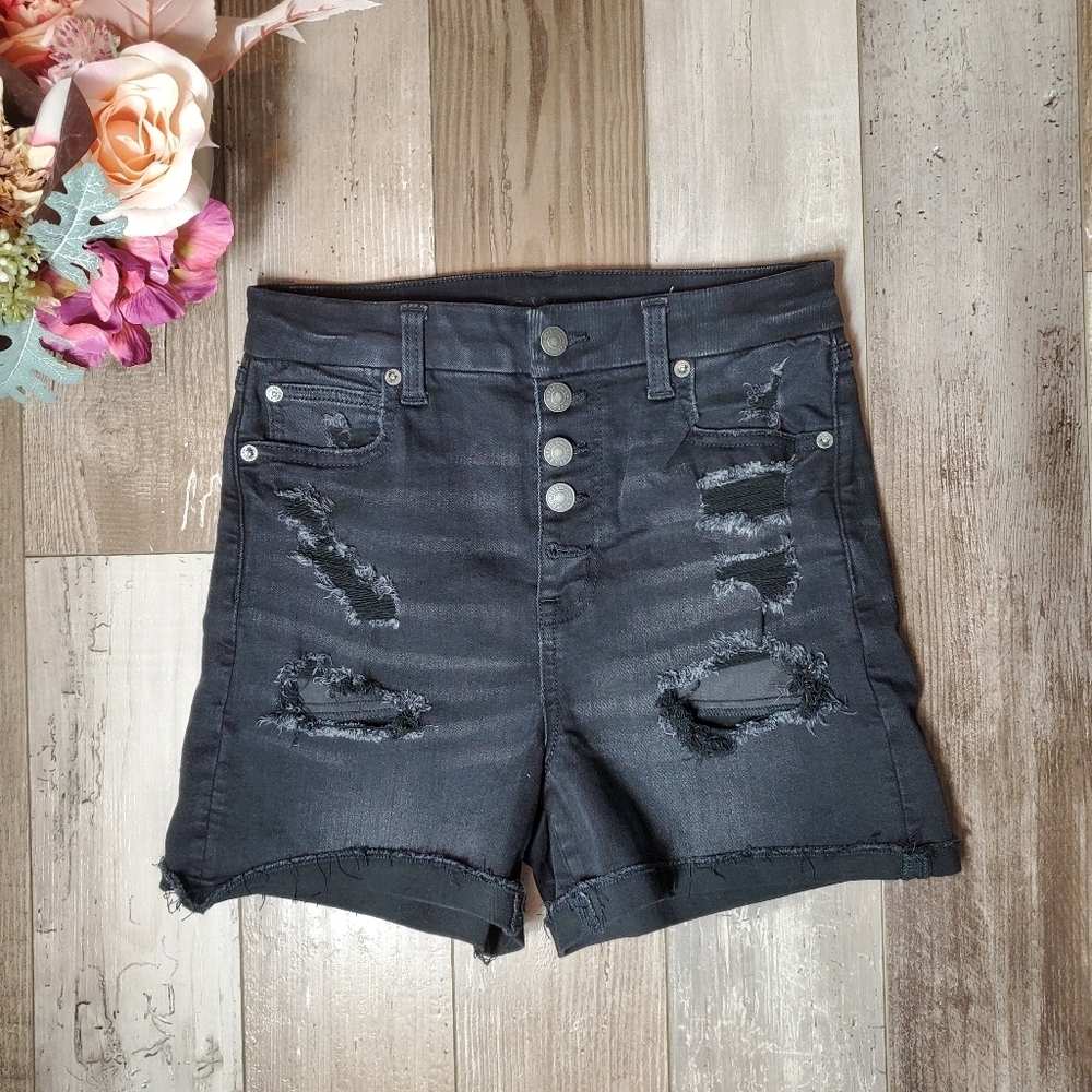 American Eagle Ne(x)t Level Stretch Curvy Super Hi-Rise Shortie Black Distressed